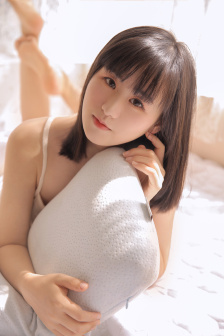 上课忘穿内裤被老师摸到高潮